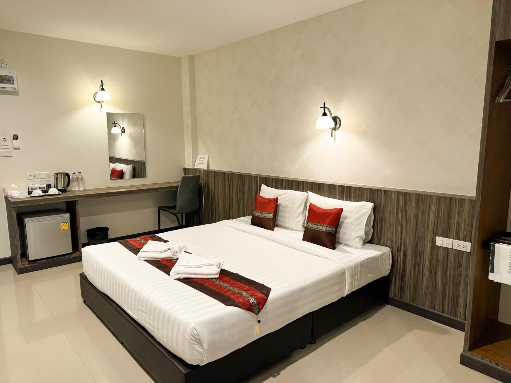 The Hub Suratthanl Surat Thani Zewnętrze zdjęcie